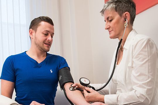 24 Stunden Blutdruckmessung und EKG
